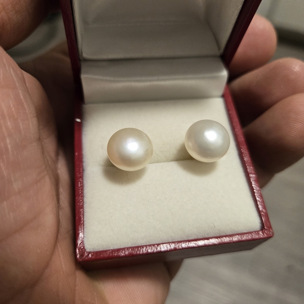 Boucles Des Oreilles En Or 14K Avec Des Grosses Perles